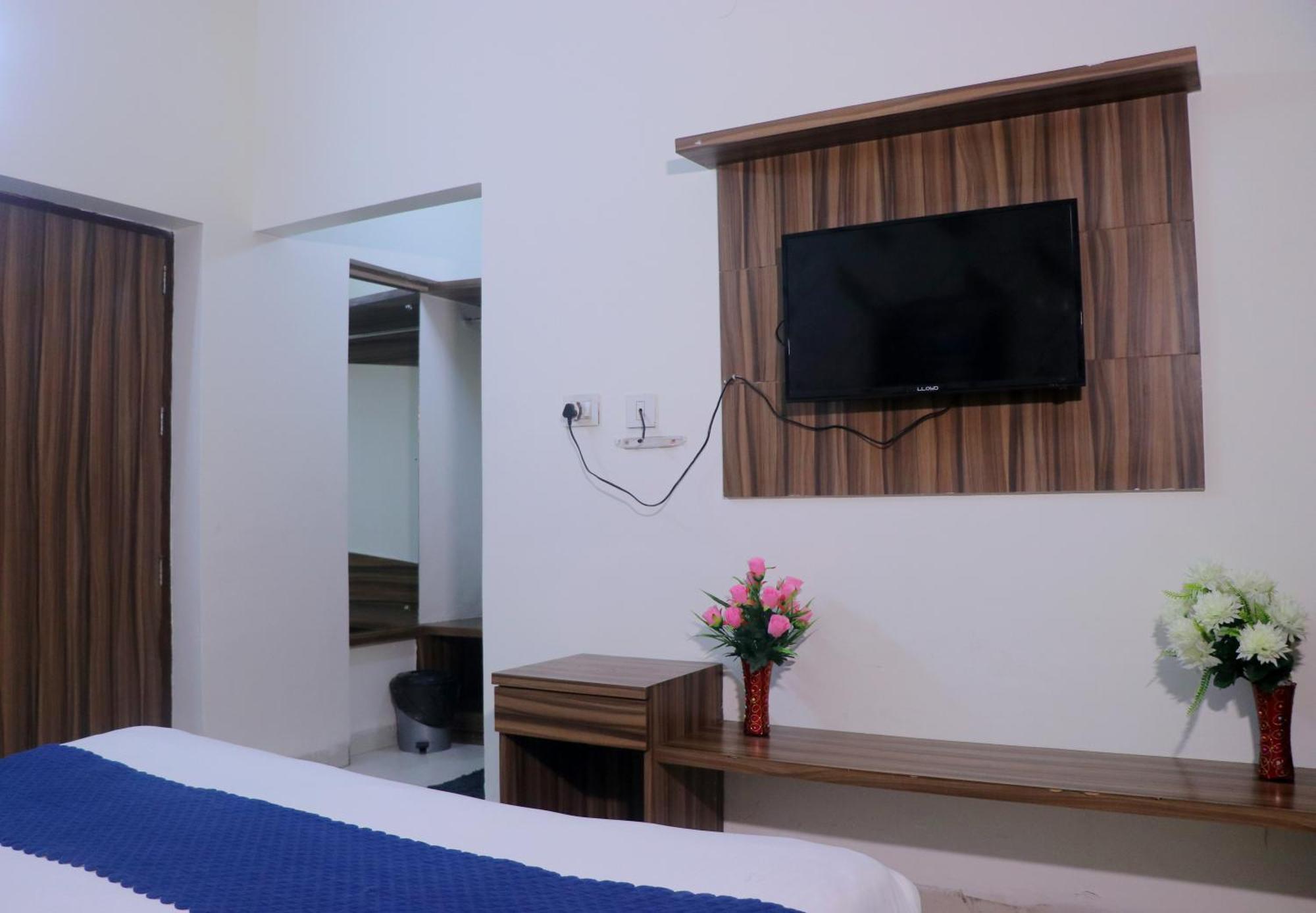 Hotel Panache Mathura Eksteriør billede