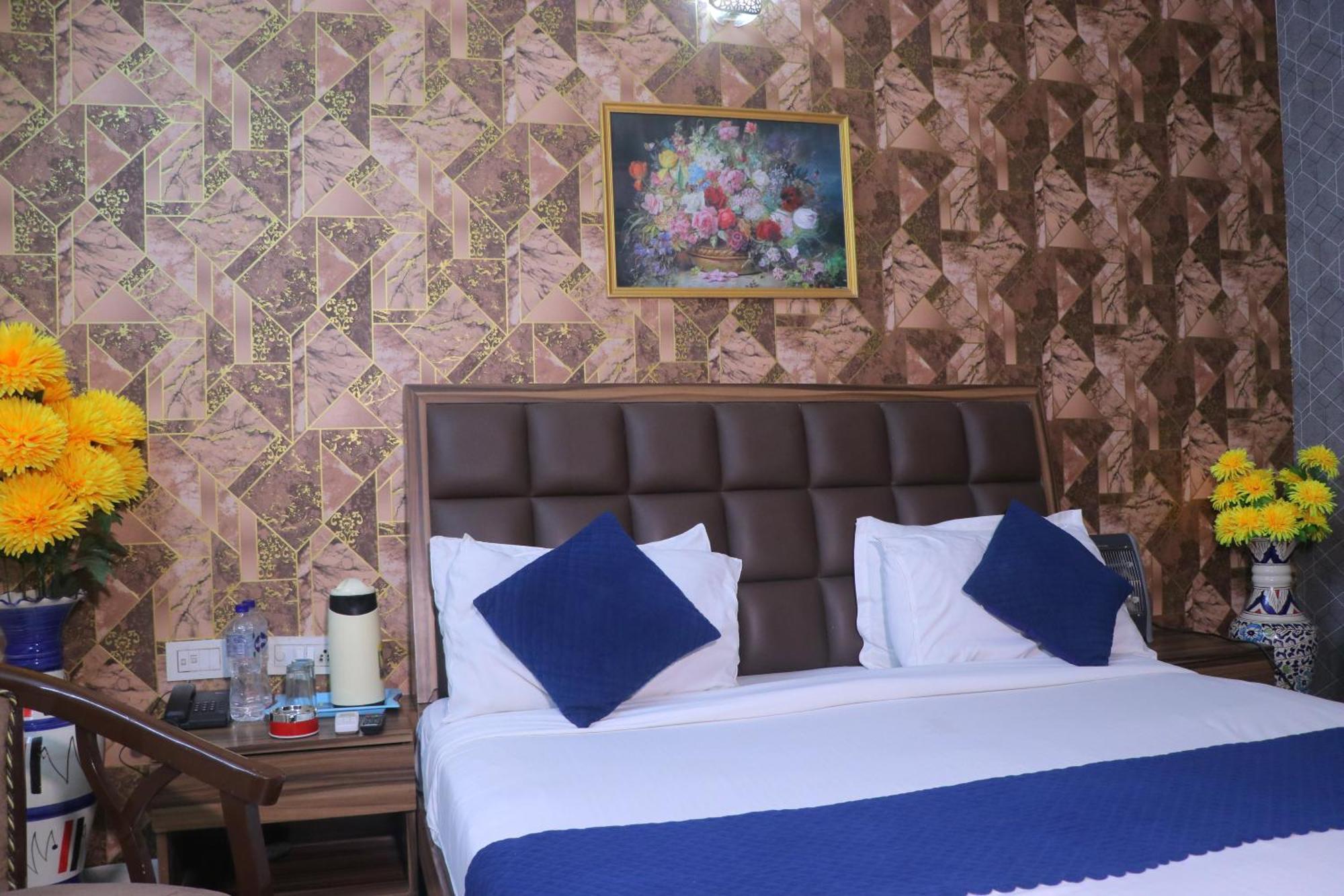 Hotel Panache Mathura Eksteriør billede